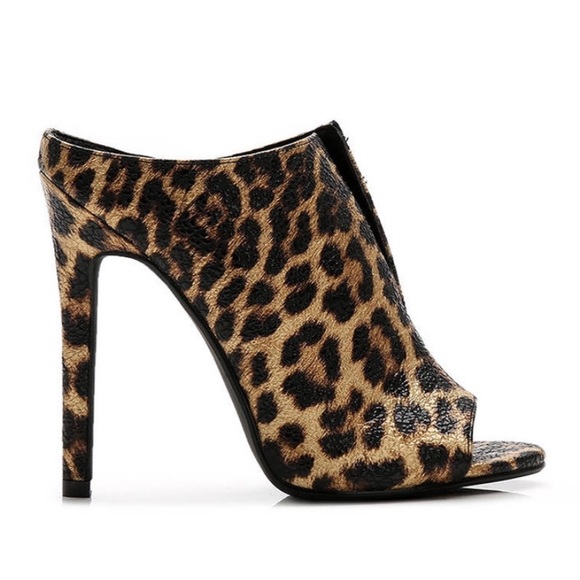 Shoes - Leopard patent slit heel